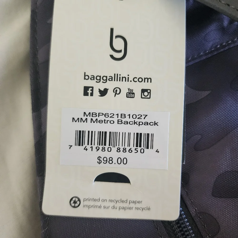 NWT Baggallini Gray Camo MM Metro Backpack Slingpack - Picture 3 of 11